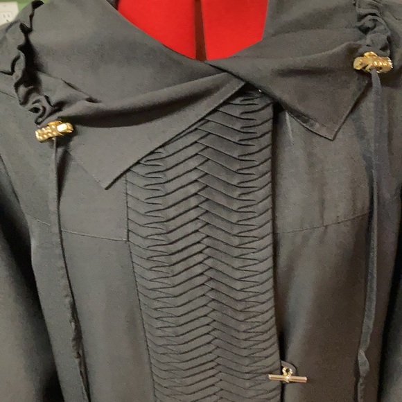 silky black jacket - Picture 3 of 4